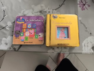 Numero 2 libri uno su Cenerentola e uno su Peppa p