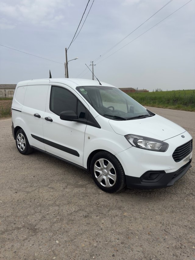 Ford Transit Courier 2022