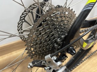 Bicicleta BTT Merida Bravo Carbono 29