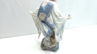 Figura Lladro Geisha Teruko