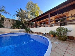 Chalet en venta en El Montgó en Dénia