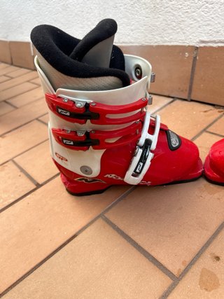 Botas de esquí rojas talla pequeña