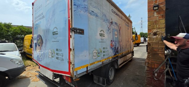 VOLVO FL 220
