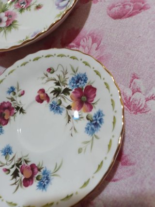 2 Piattini Royal Albert Vintage Fiori