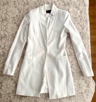 Lote Zara: blazer blanco + abrigo gris elegante |