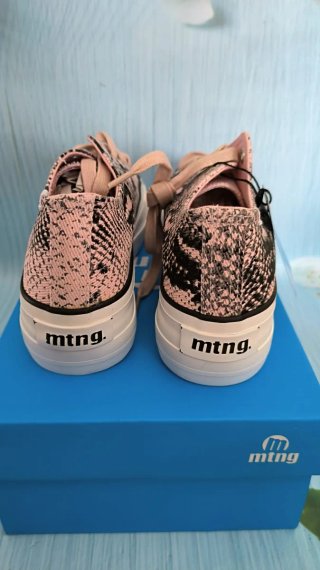 Zapatillas MTNG Talla 38 Serpiente Rosa/Negro