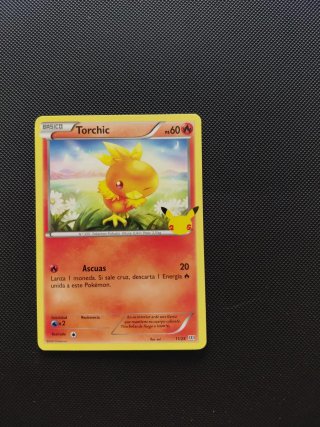Carta Pokémon Torchic Básico 25 Aniversario