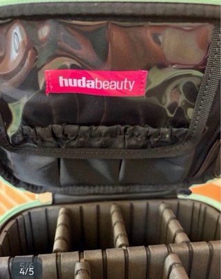 Neceser Huda Beauty verde y negro