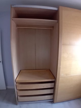 Armario corredera de madera