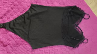 Body negro con encaje