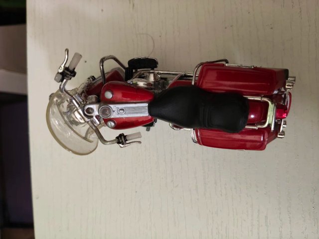 Maisto 1/18 Harley Davidson 1999 FLHL Road King