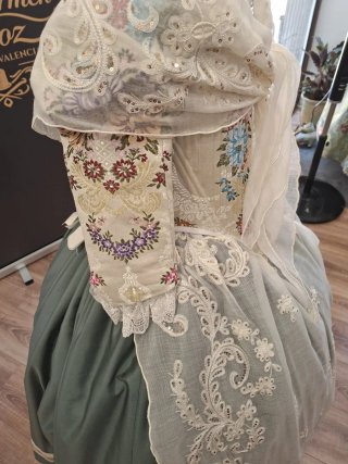 Traje de Fallera