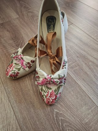 Traje de Fallera
