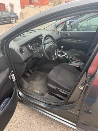Peugeot 5008 2010