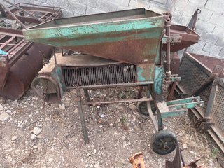 Peladora de almendras para tractor