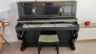 Piano de pared GAVEAU París