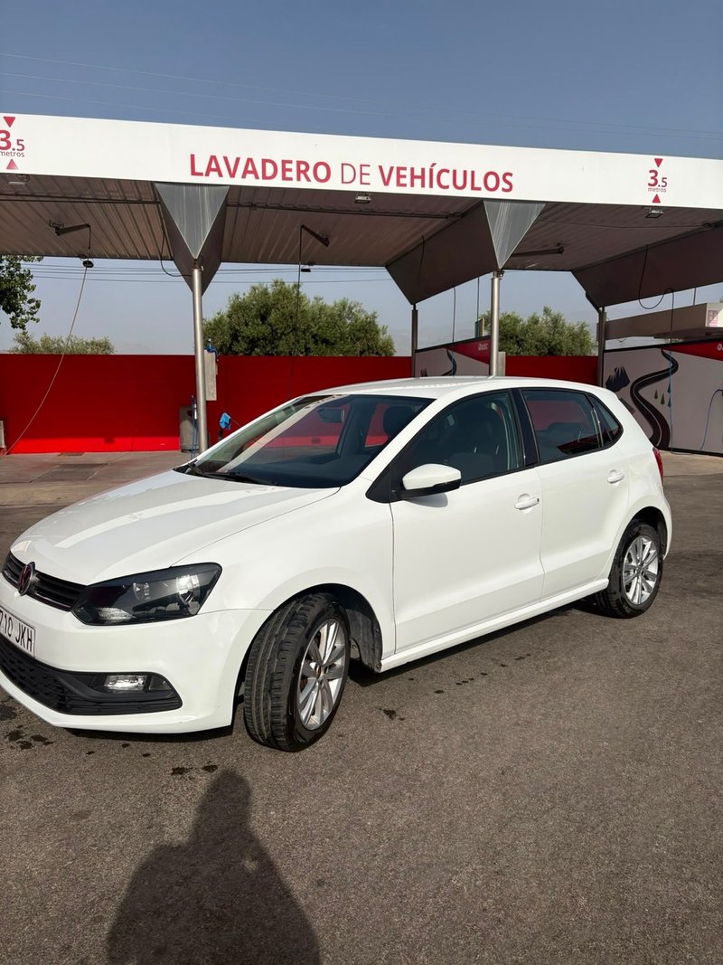 Volkswagen Polo 2015 - foto 1