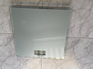 Báscula de baño digital de cristal