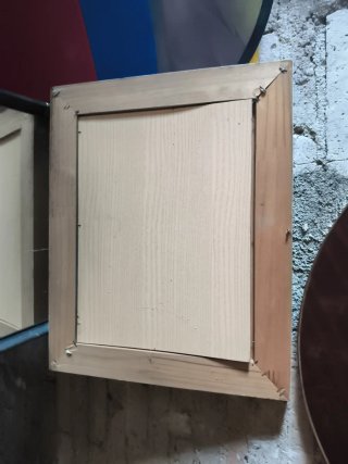 Cuadro dorado con marco madera
