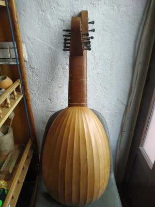Laúd de 10 órdenes W. Overmann 1964