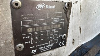 Minicargadora Bobcat 864