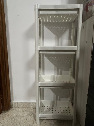 Estantería de plástico blanca