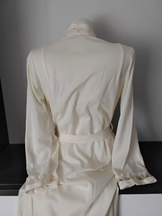 Conjunto Bata y Camisón Crema
