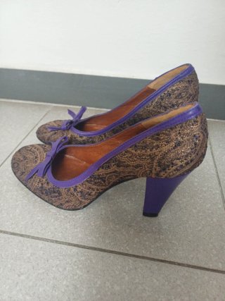 Zapatos de tacón Gredos morados