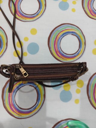 Bolso de piel marrón