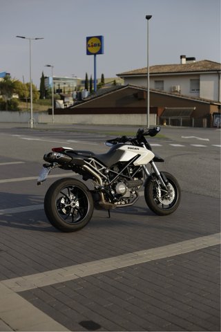 Ducati Hypermotard 796