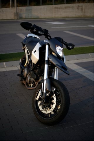 Ducati Hypermotard 796