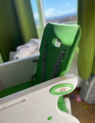 Trona evolutiva verde y blanca