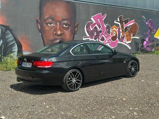 BMW 330iX Berlina Negra