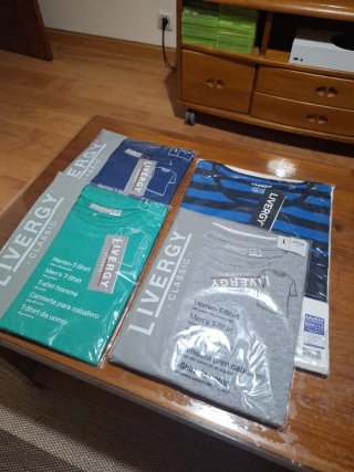 Lote 4 Camisetas LIVERGY Talla L