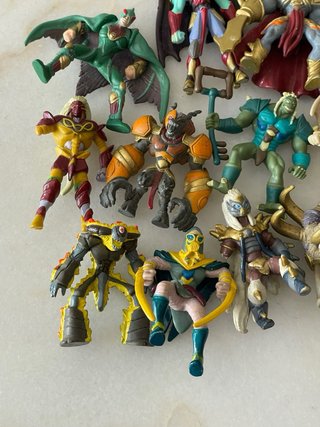 Huntik: Secrets & Seekers Vintage Figures Lote