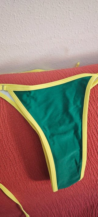 Bikini verde y amarillo talla S