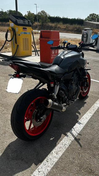Yamaha MT-07 2021 – Muy cuidada – Extras - 33000km