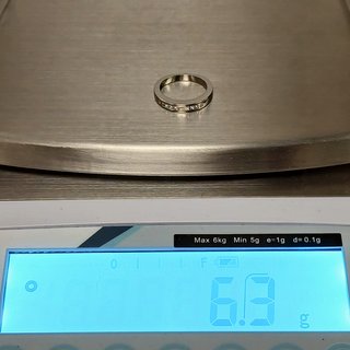 Sortija Oro Blanco 18k Media Corona Brillantes
