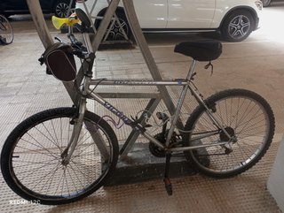 Bicicleta VIGORE con accesorios