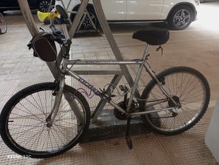 Bicicleta VIGORE con accesorios