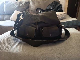 Bolso de piel marrón