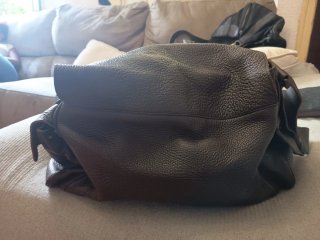 Bolso de piel marrón