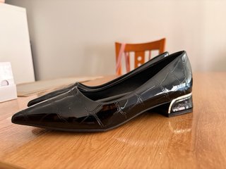 Zapatos de tacón negros charol