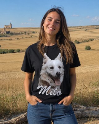 Camiseta negra con estampado de perro Milo