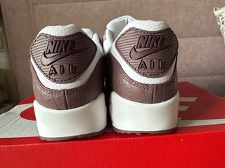 Nike Air Max 90 Burgundy Crush Talla 40 A ESTRENAR