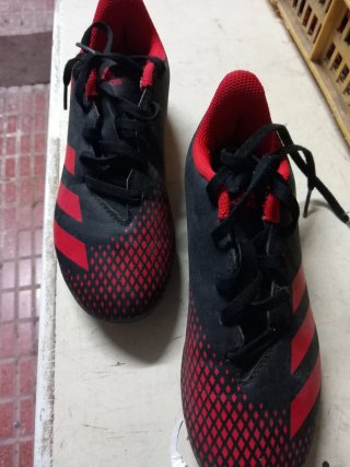 Botas de fútbol Adidas Predator Negras/Rojas