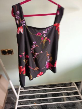 Blusa floral talla 56