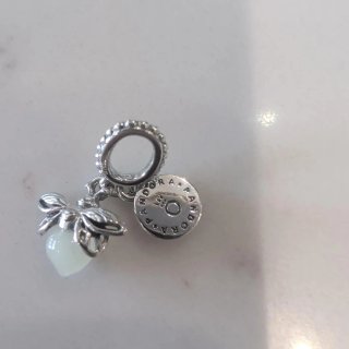 Charm pandora luciérnaga brilla en la oscuridad