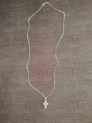 Cadena con colgante de cruz 100% plata