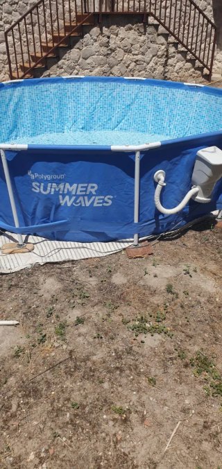 Piscina Rectangular Azul y Blanca